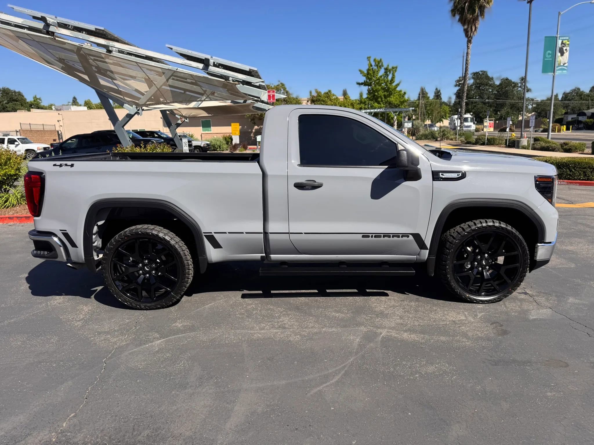 Used 2025 GMC Sierra 1500 Pro w/ Pro Value Package AWD/4WD image 7