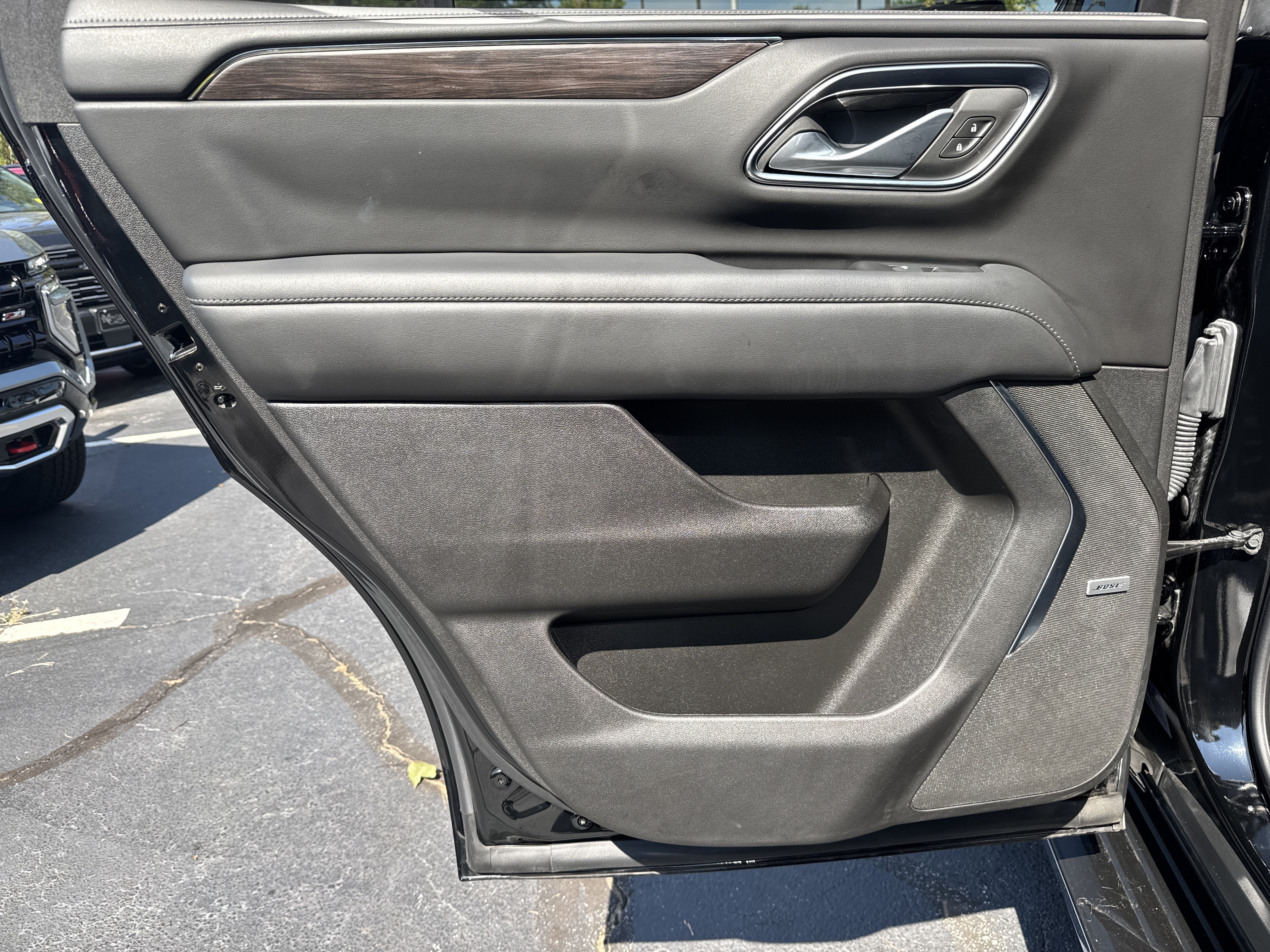Used 2024 Chevrolet Tahoe LT w/ LT Signature Plus Package RWD image 24