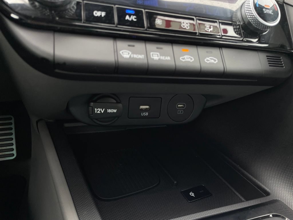 Used 2025 Hyundai Elantra Sport FWD image 18