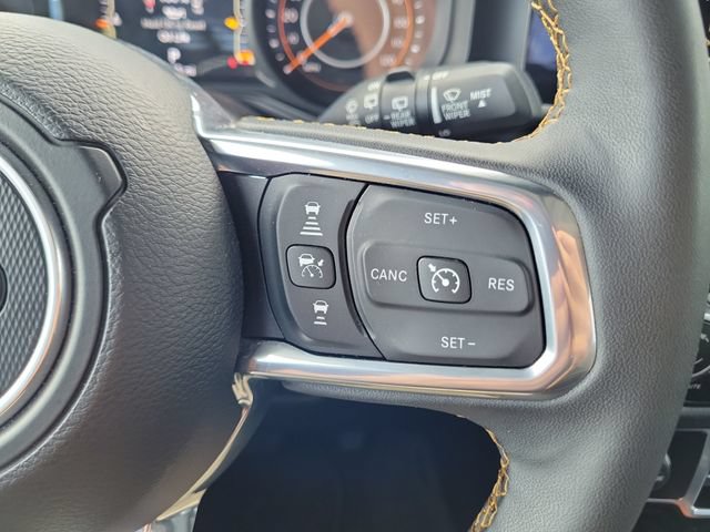Used 2025 Jeep Wrangler Unlimited Sahara AWD/4WD image 24
