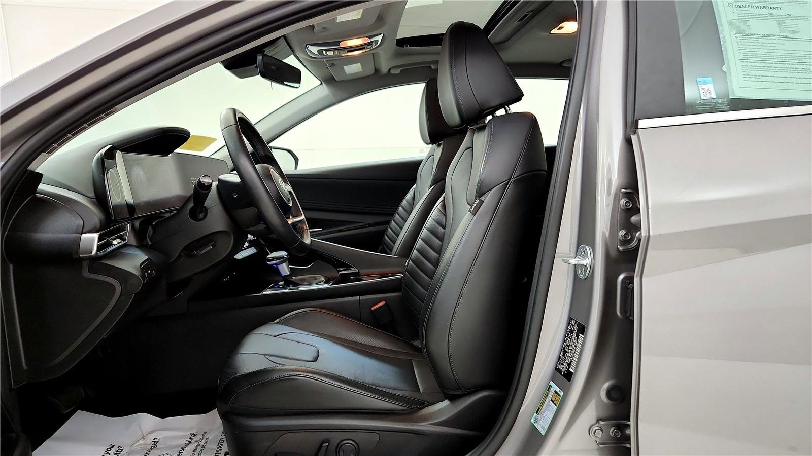 Used 2023 Hyundai Elantra Limited image 21