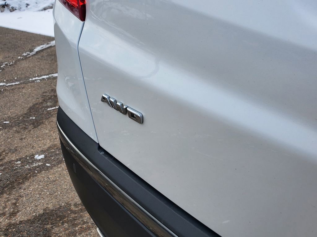 Used 2019 Cadillac XT5 Luxury w/ LPO, Black Ice Package image 12