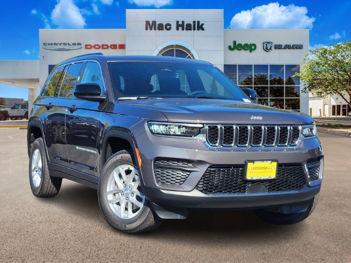 New 2025 Jeep Grand Cherokee Laredo X w/ Luxury Tech Group I