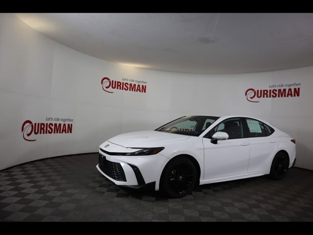 Used 2025 Toyota Camry SE w/ Convenience Package image 5