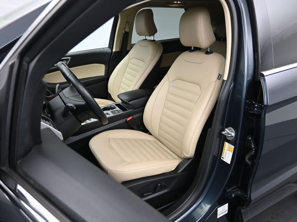 Used 2023 Ford Edge SEL w/ Convenience Package image 9