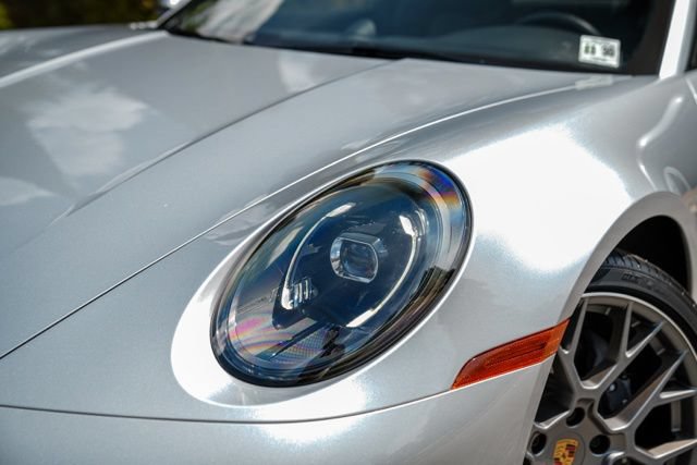 Used 2025 Porsche 911 Carrera RWD image 4