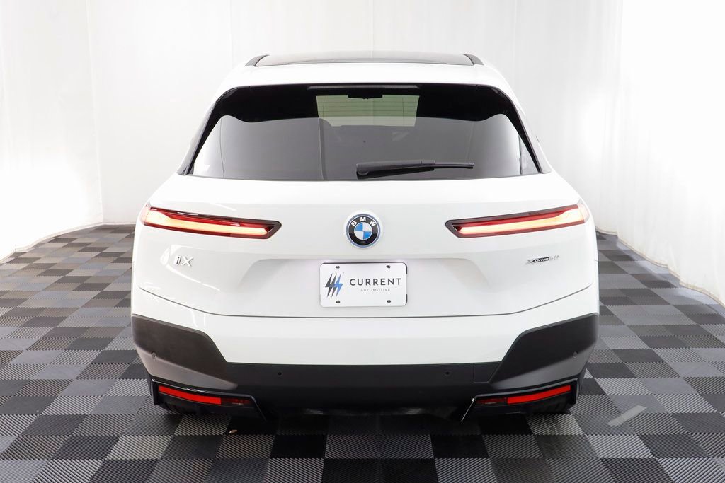 Used 2025 BMW iX xDrive50 image 17