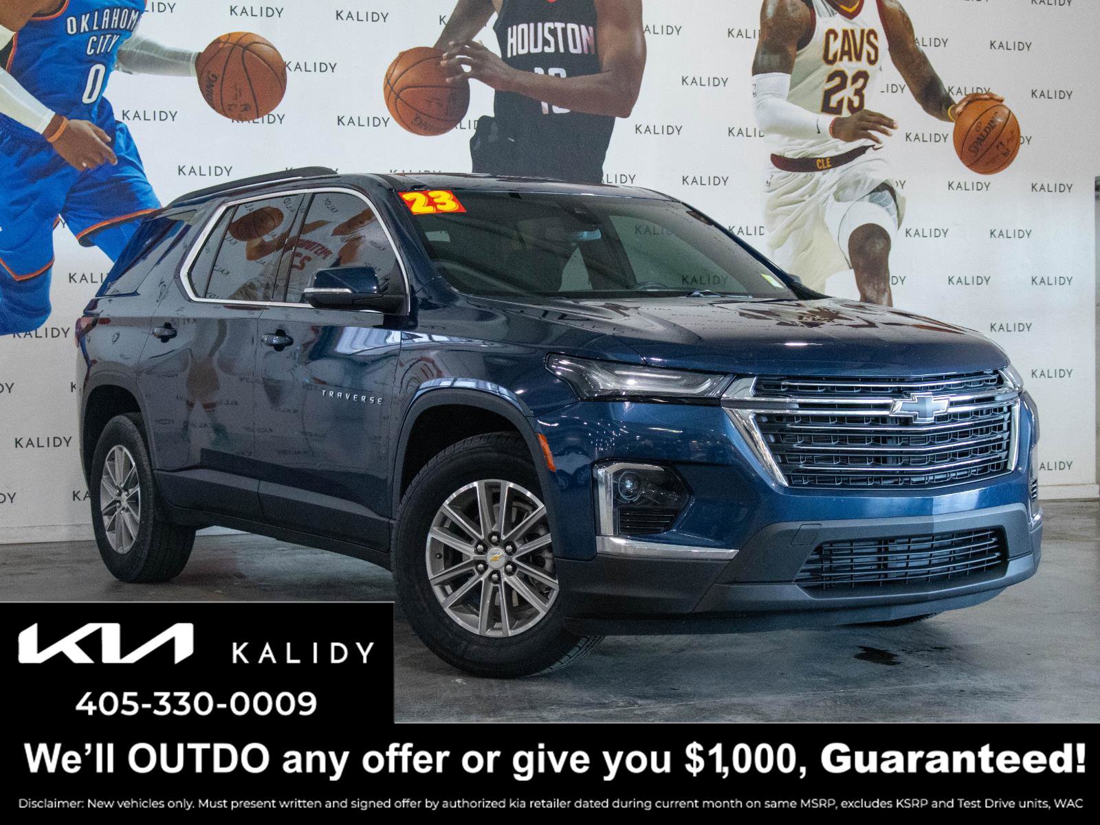 Used 2023 Chevrolet Traverse LT image 1