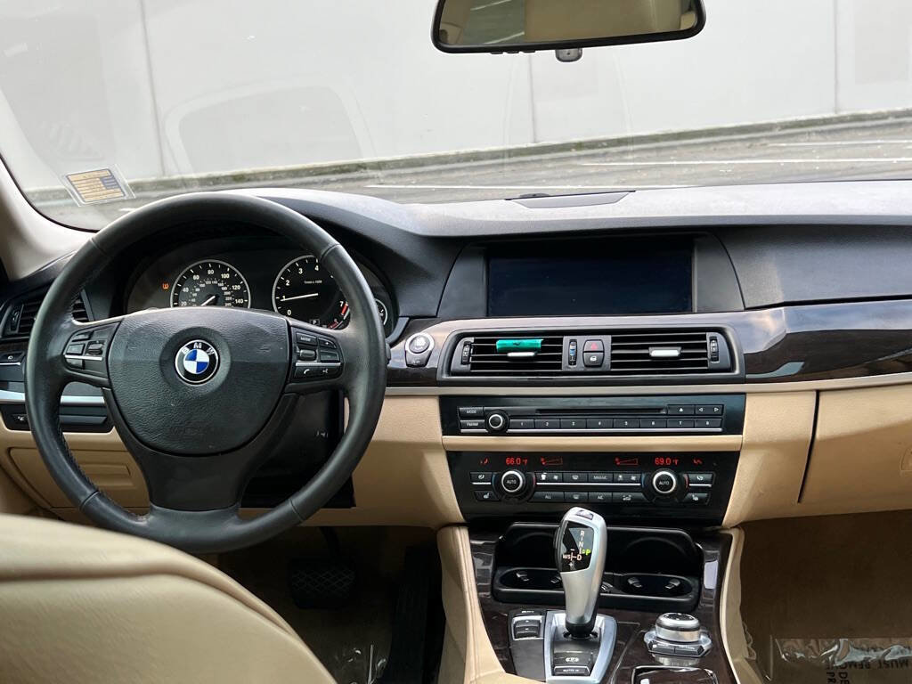 Used 2013 BMW 535i Sedan w/ Technology Pkg image 14