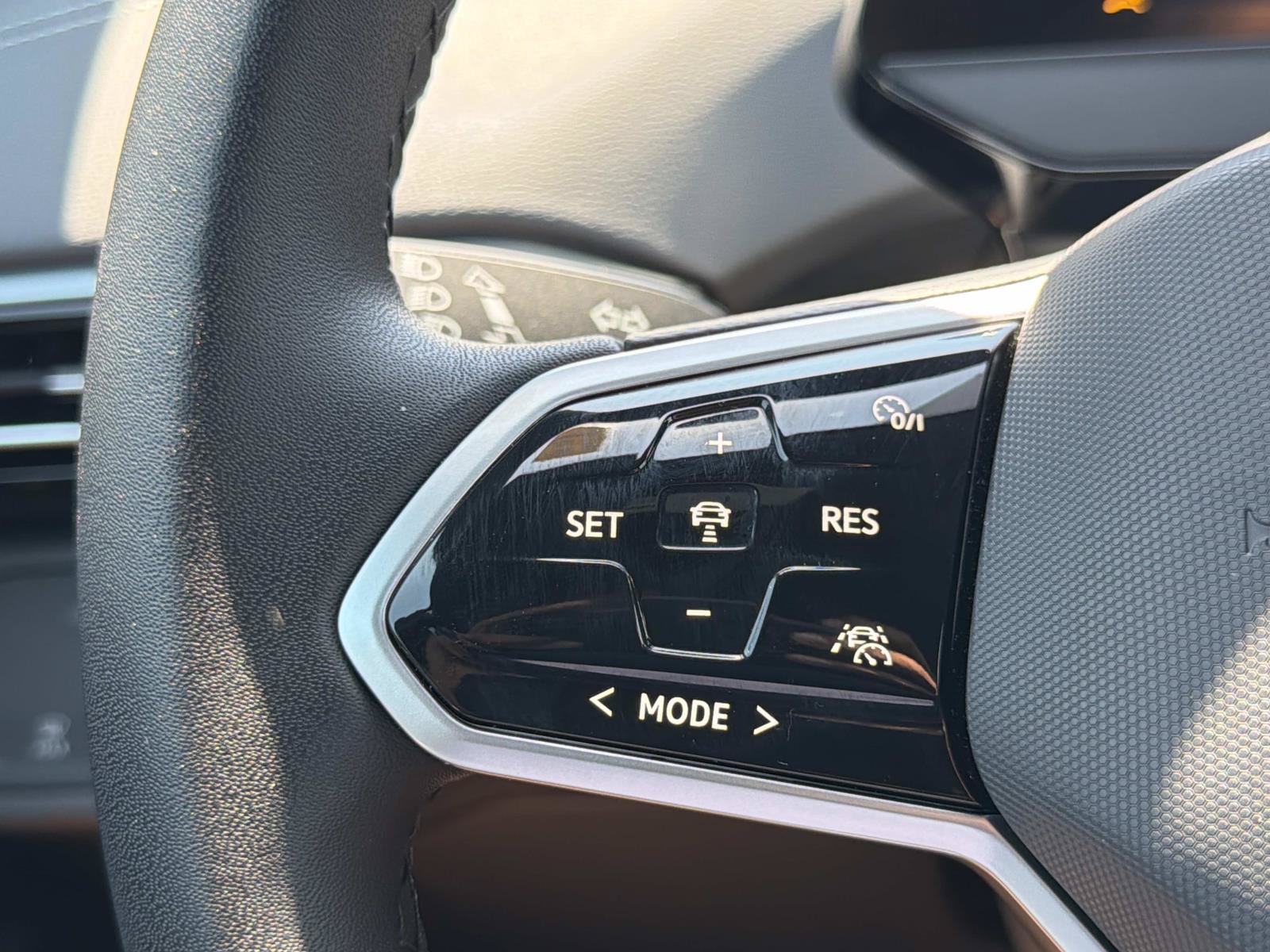 Certified 2023 Volkswagen ID.4 Pro AWD/4WD image 17