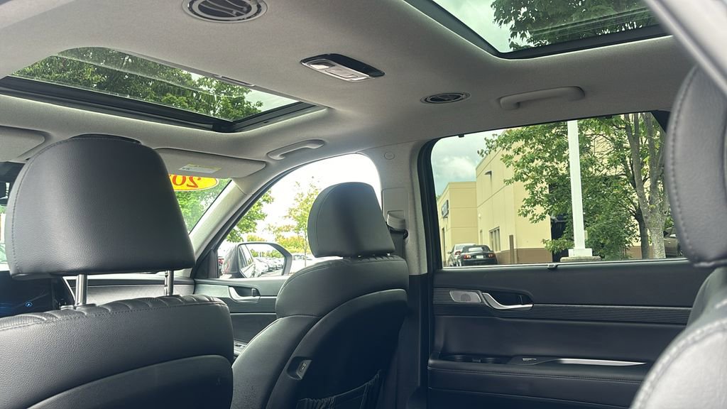 Used 2024 Hyundai Palisade Limited image 33
