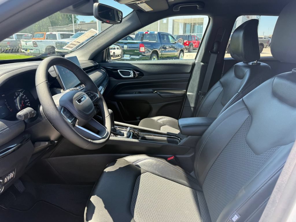 New 2026 Jeep Compass Latitude AWD/4WD image 4