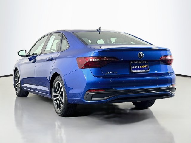 Used 2024 Volkswagen Jetta Sport FWD image 5