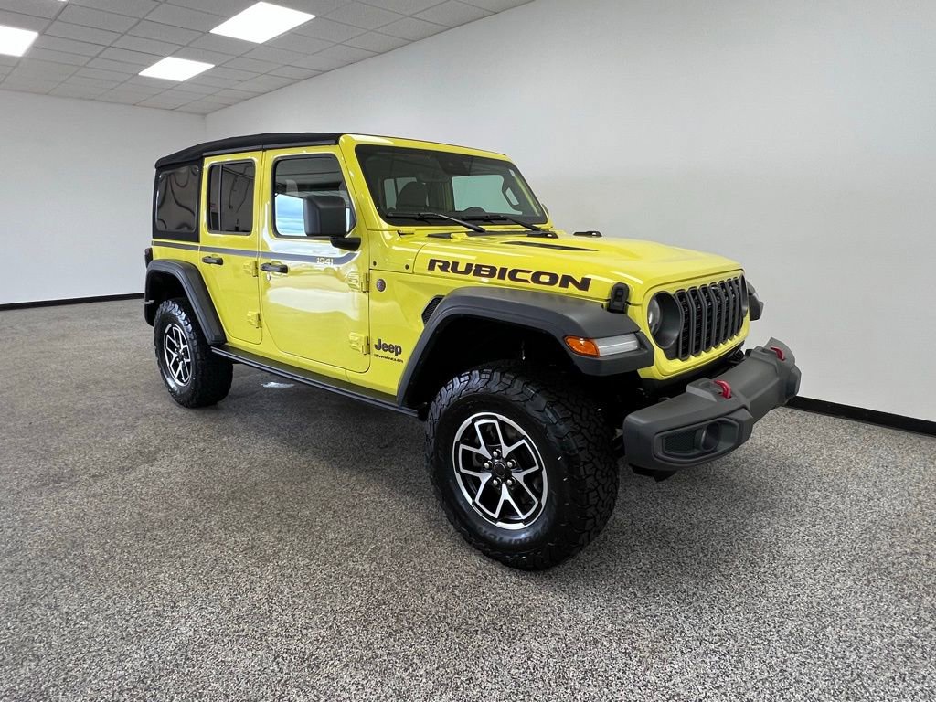 Used 2024 Jeep Wrangler Unlimited Rubicon w/ Technology Group image 17