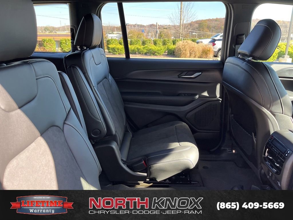 New 2025 Jeep Grand Cherokee L Altitude image 23