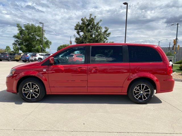 Used 2014 Dodge Grand Caravan SE FWD image 2