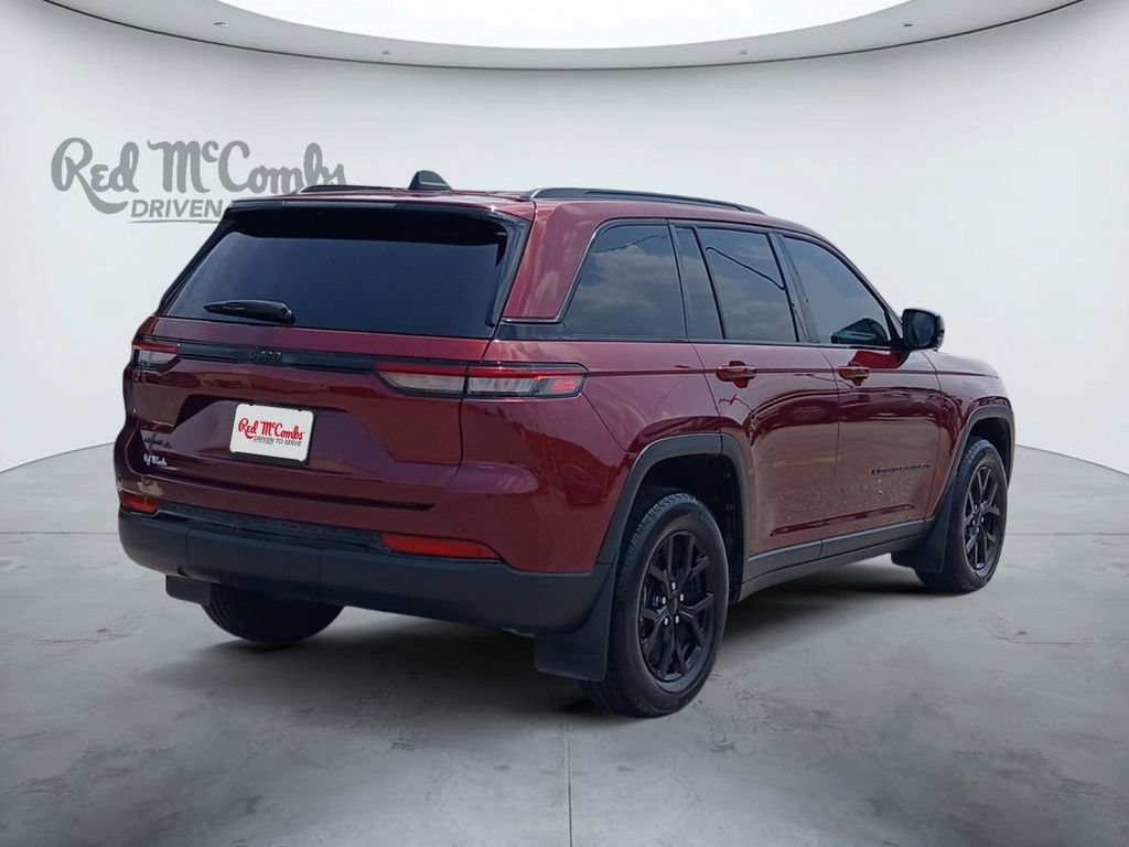 Used 2025 Jeep Grand Cherokee Altitude AWD/4WD image 5