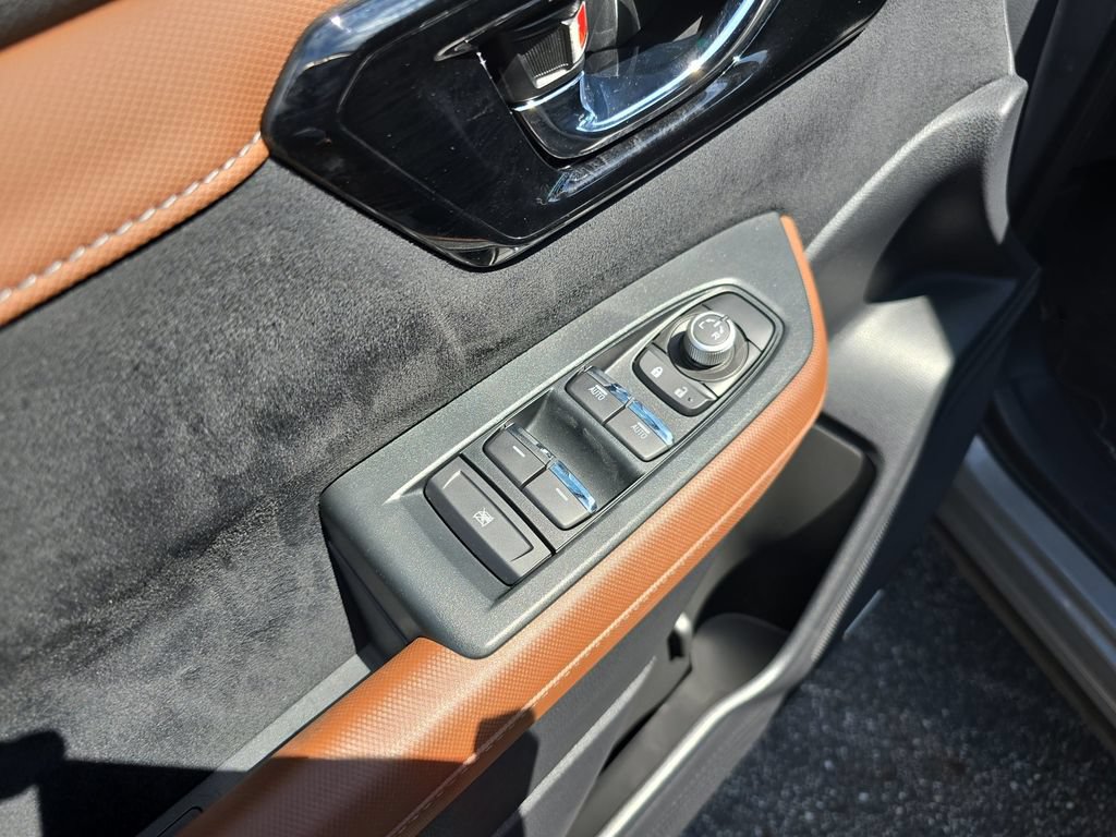 Used 2025 Subaru Forester Touring AWD/4WD image 31
