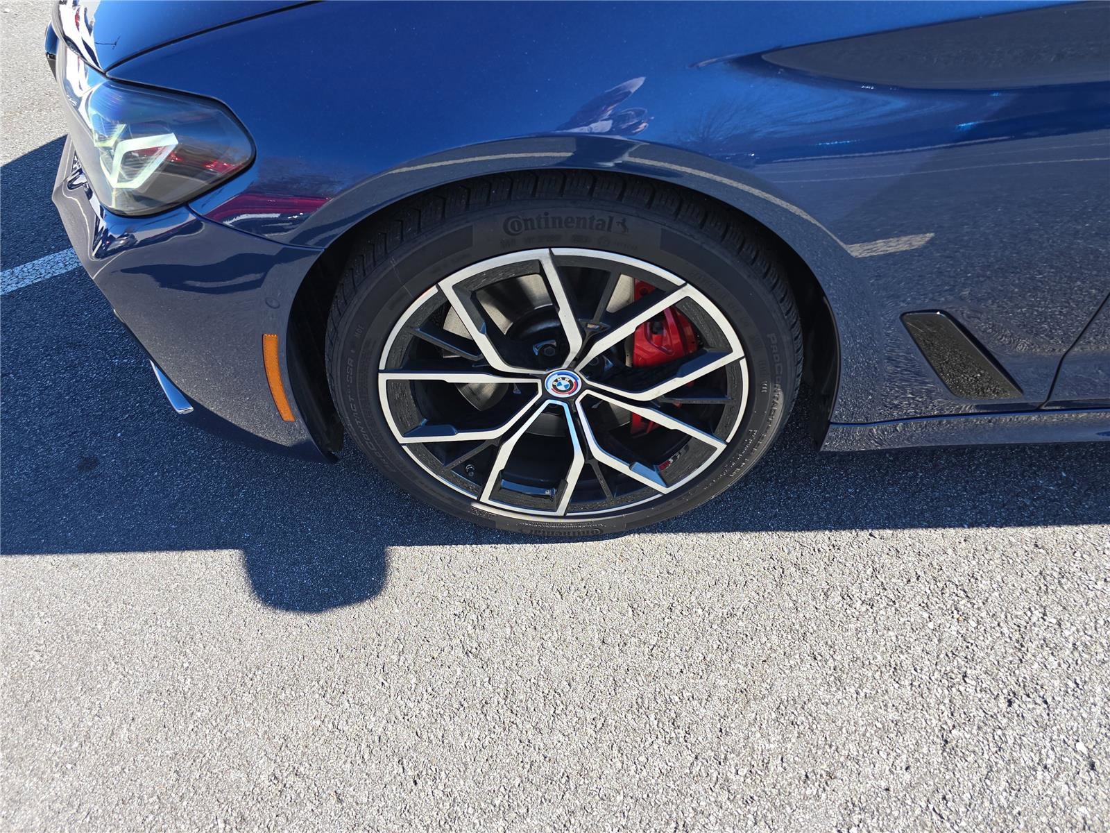 Used 2023 BMW M550i xDrive w/ Executive Package image 11