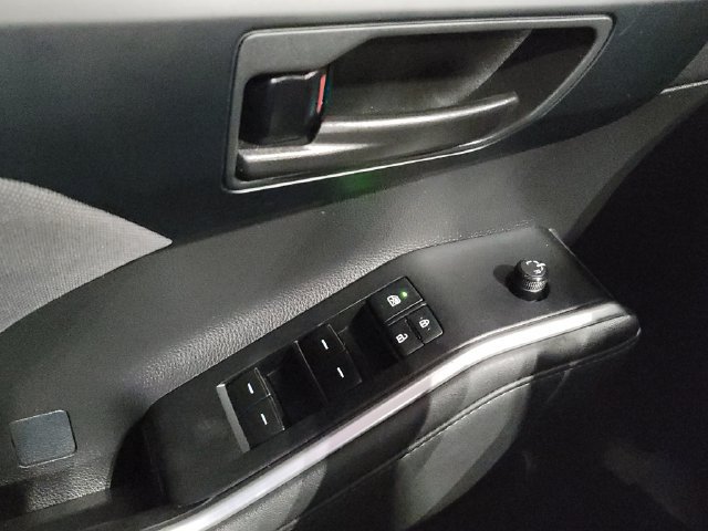 Used 2023 Toyota Highlander L FWD image 23