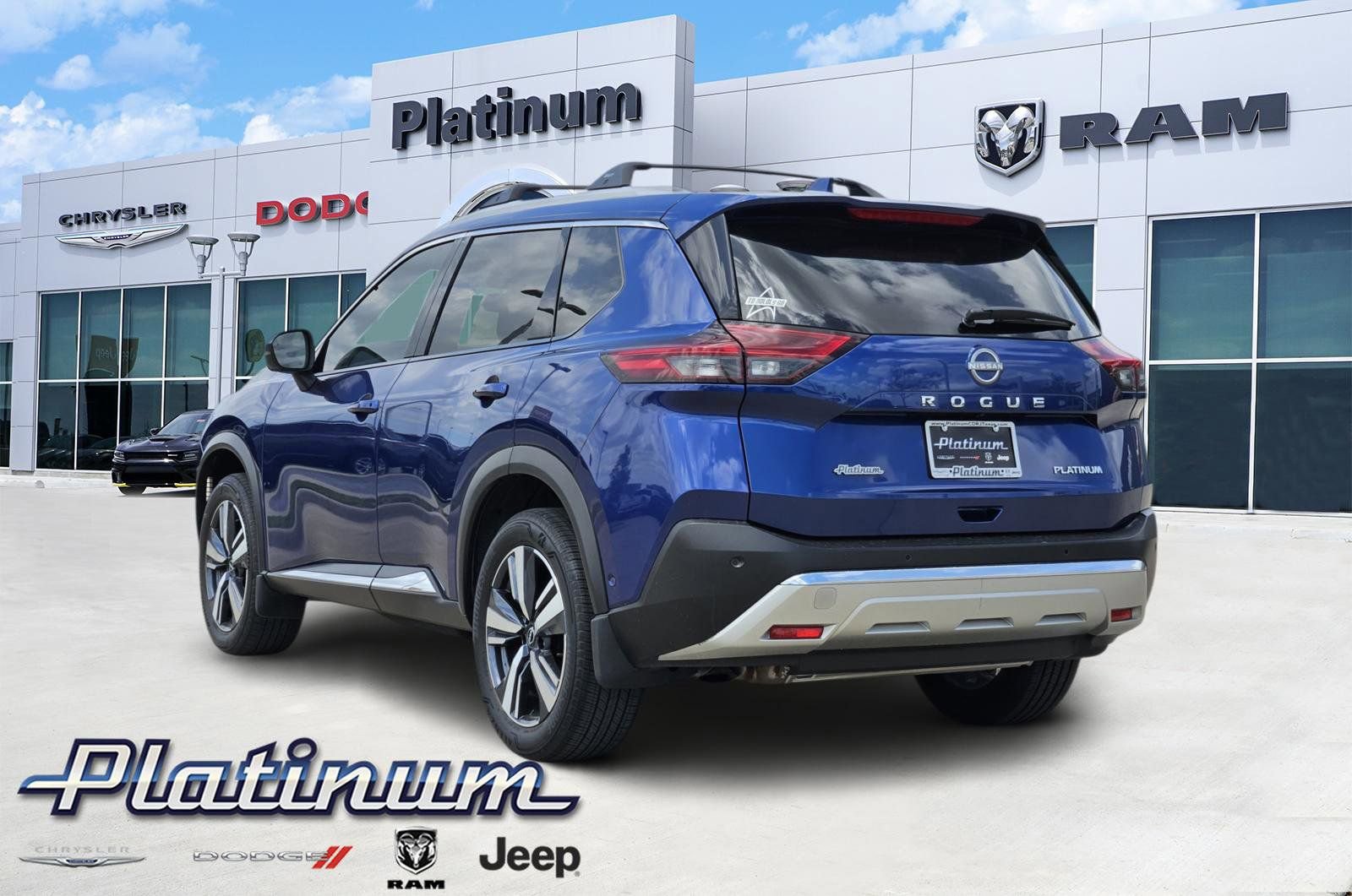 Used 2023 Nissan Rogue Platinum w/ Platinum Premium Package image 4