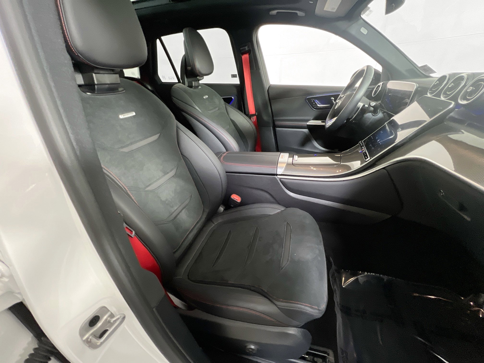 Used 2024 Mercedes-Benz GLC 43 AMG 4MATIC image 28