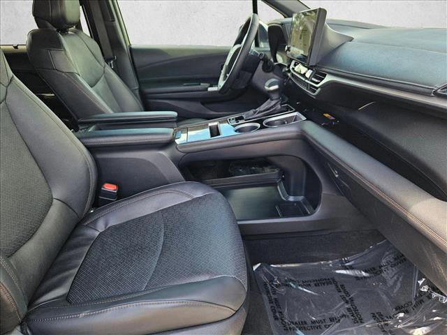 Used 2025 Toyota Sienna Limited image 21
