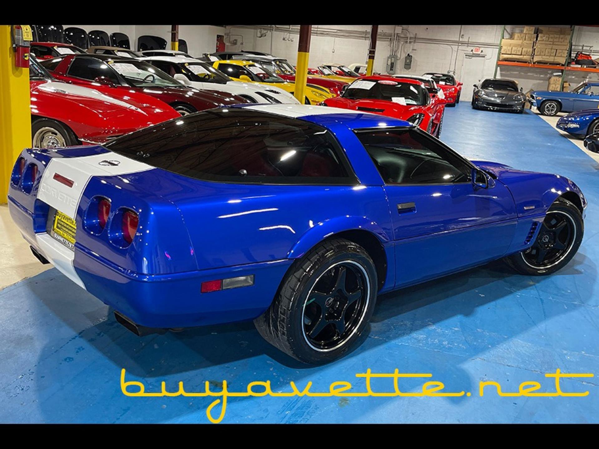 Used 1996 Chevrolet Corvette Coupe RWD image 2
