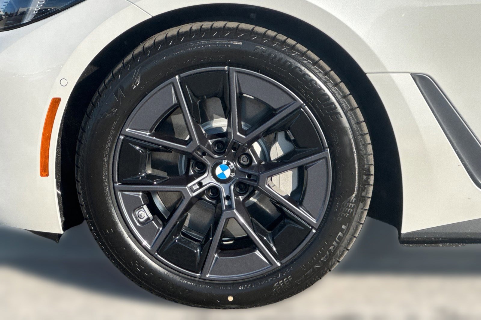 Used 2025 BMW i4 xDrive40i image 12