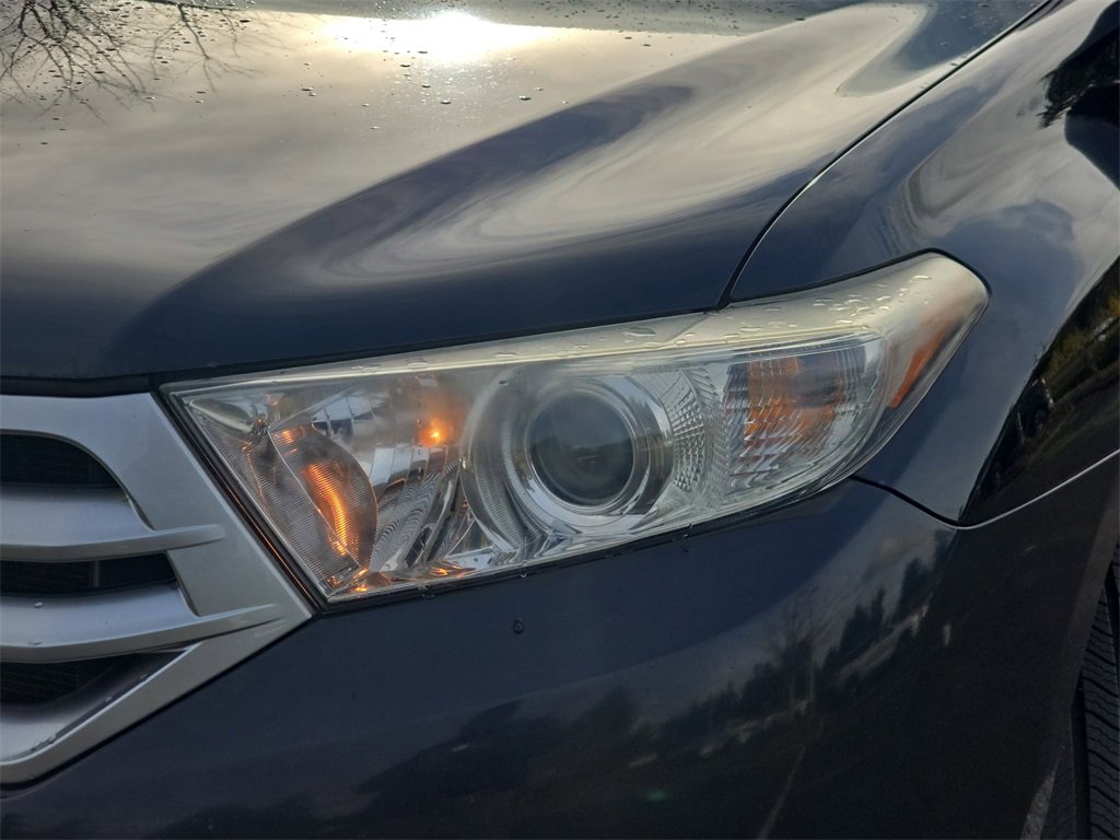 Used 2013 Toyota Highlander Limited image 32