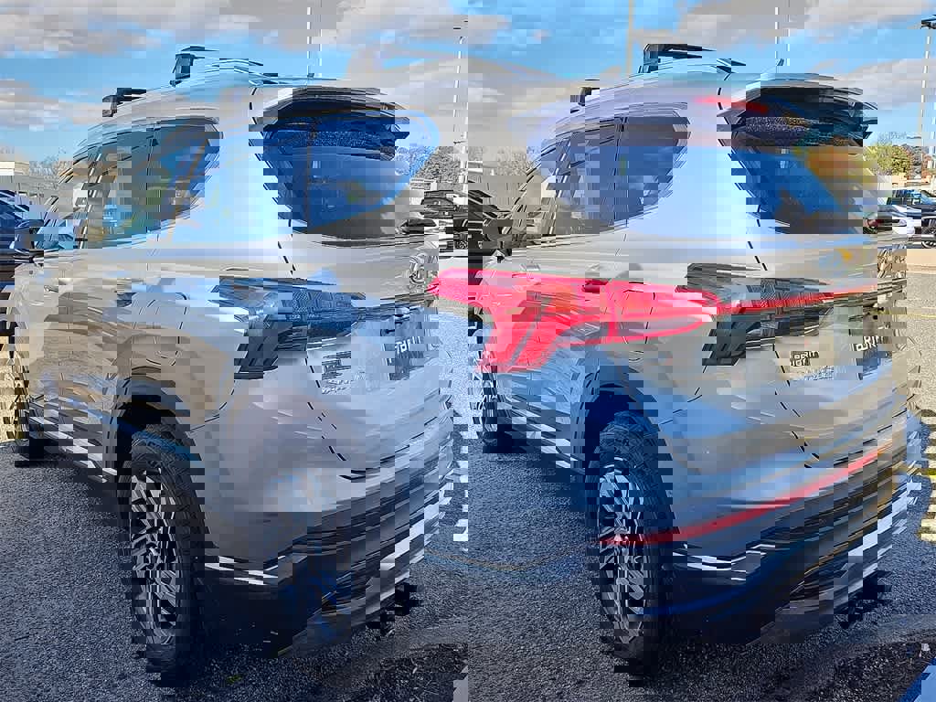 Used 2022 Hyundai Santa Fe SEL w/ Convenience + Premium Package image 4