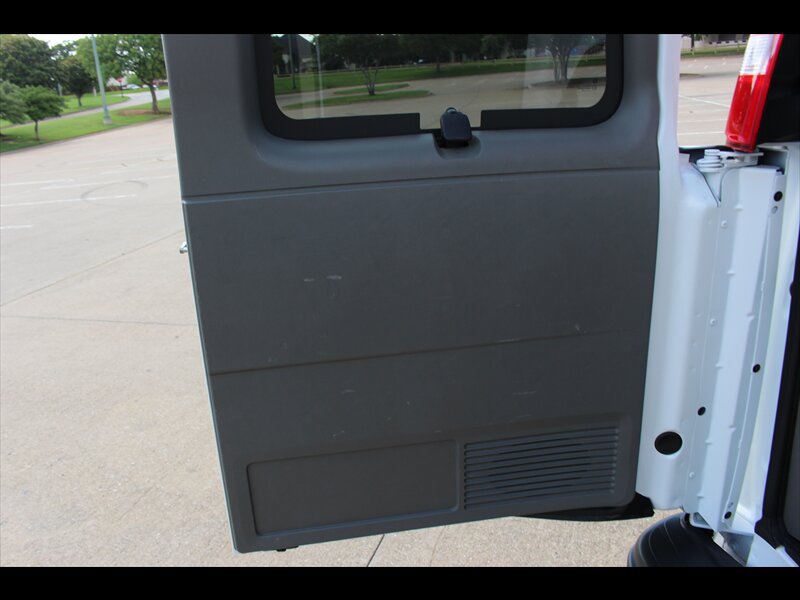 Used 2025 Chevrolet Express 3500 LT w/ LT Preferred Equipment Group RWD image 12