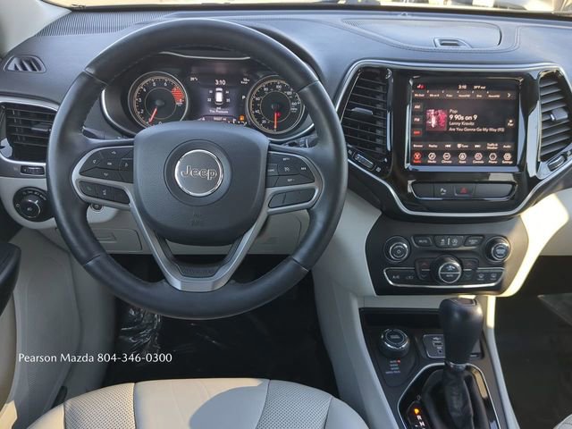 Used 2019 Jeep Cherokee Limited image 16