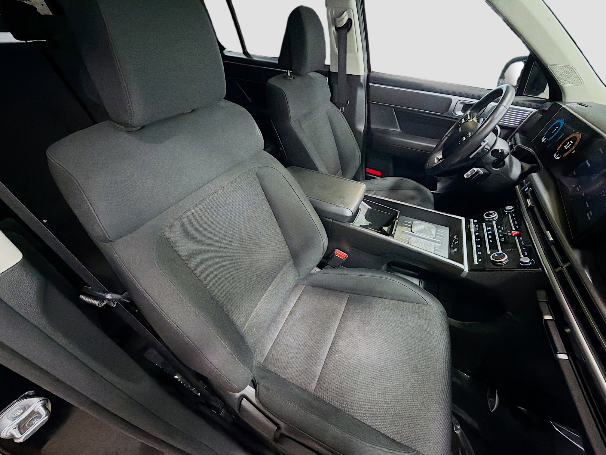 Used 2025 Hyundai Santa Fe SE AWD/4WD image 14