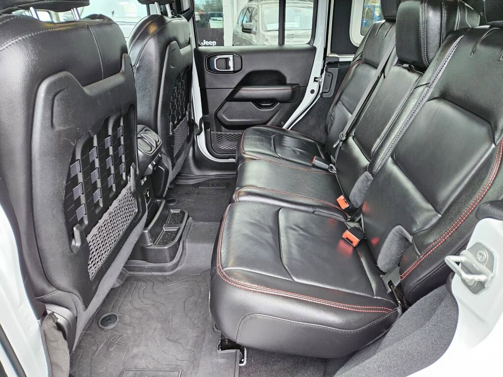 Used 2022 Jeep Wrangler Unlimited Rubicon w/ LED Lighting Group AWD/4WD image 14