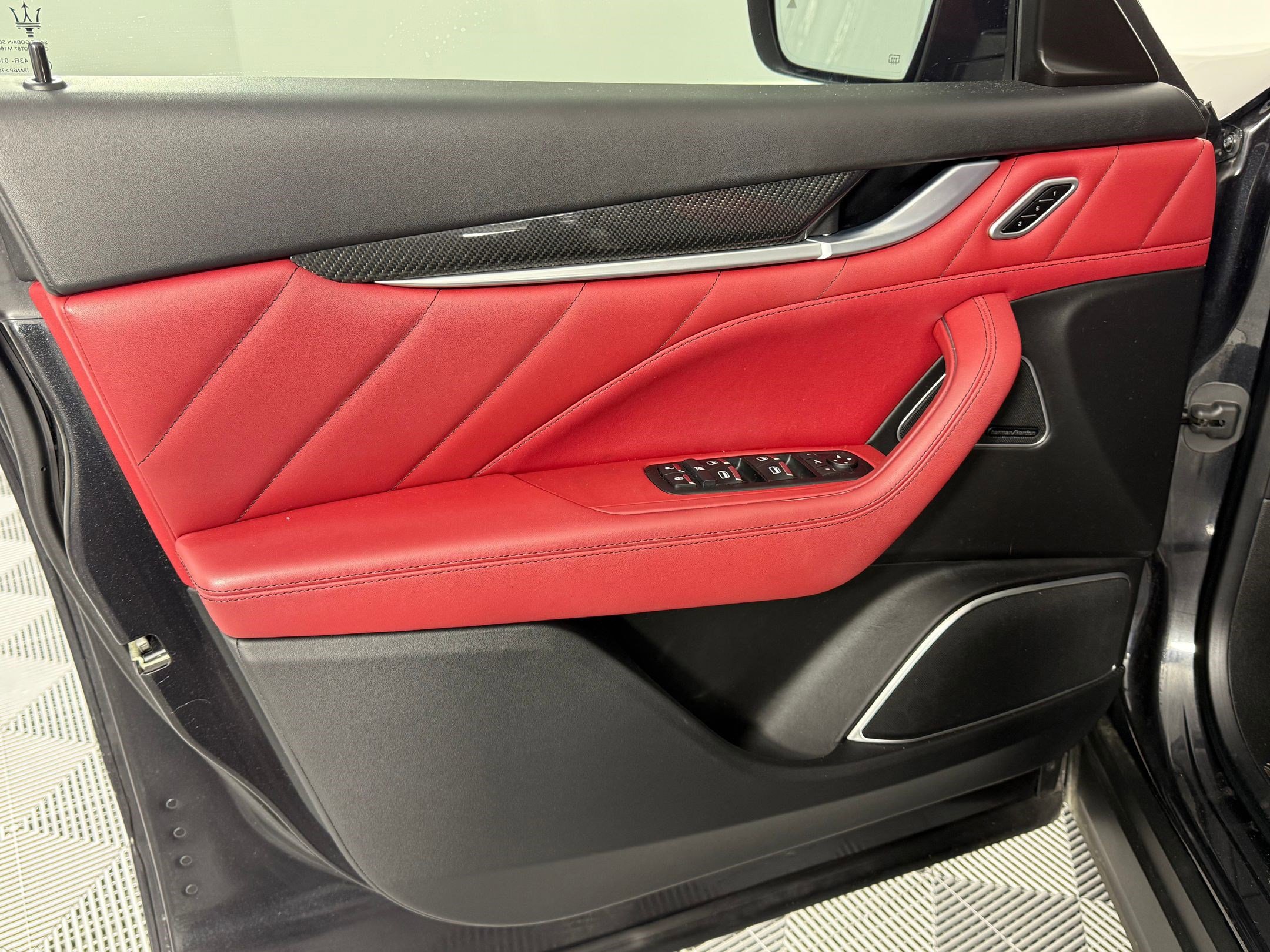 Used 2020 Maserati Levante S GranSport image 14