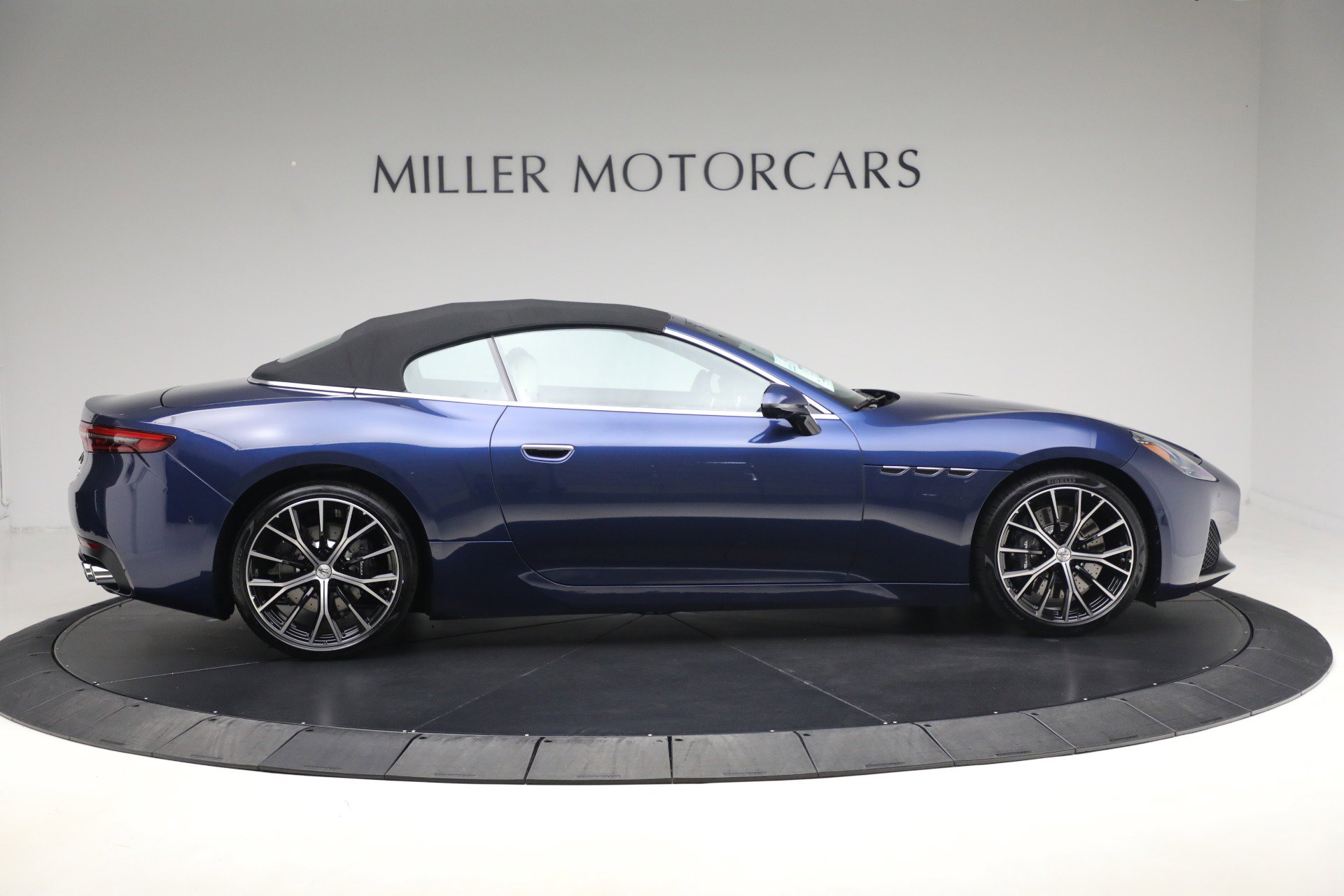 New 2026 Maserati GranCabrio Modena image 7