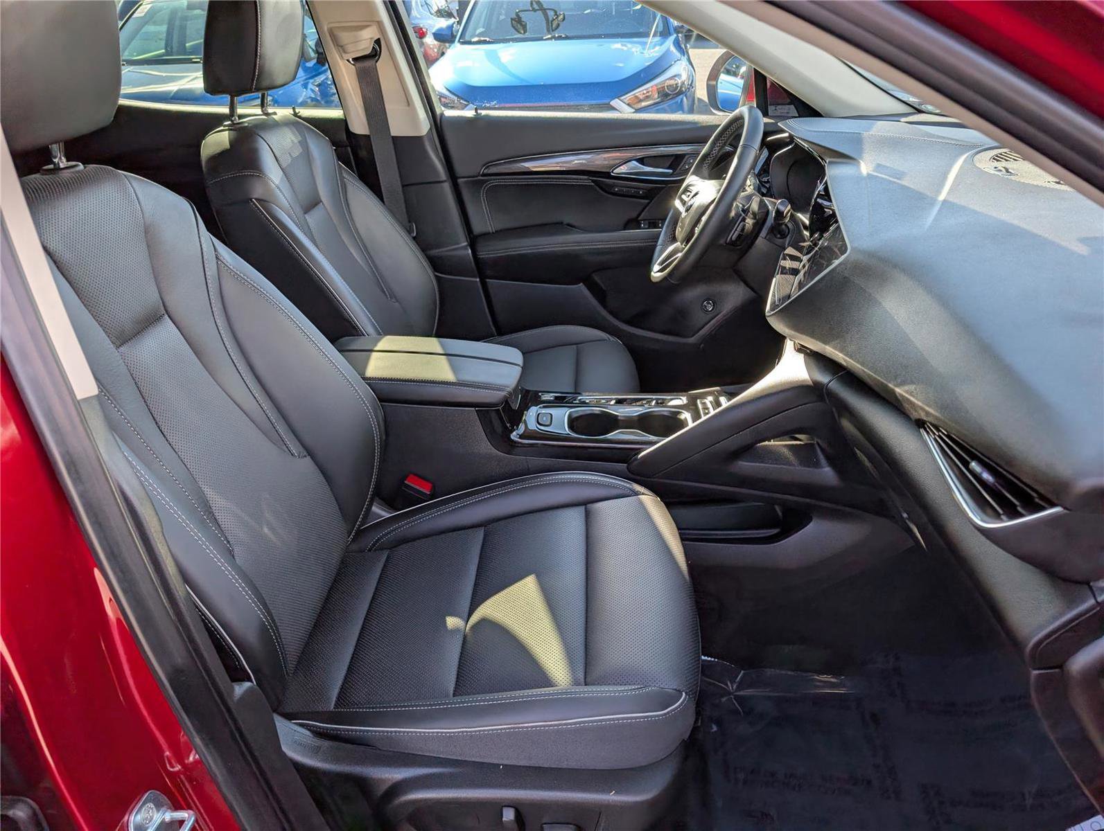 Used 2023 Buick Envision Essence image 11