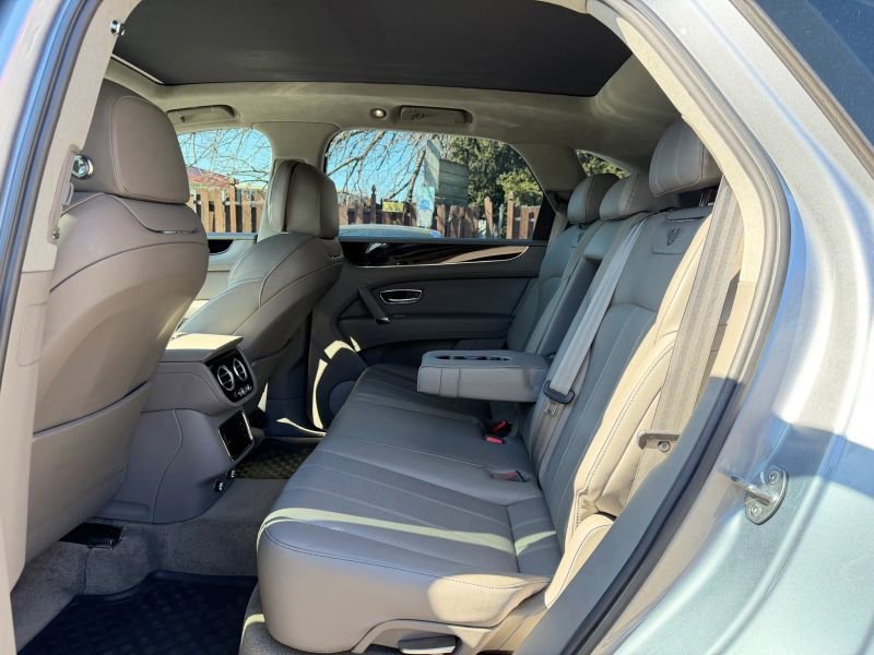 Used 2019 Bentley Bentayga image 14