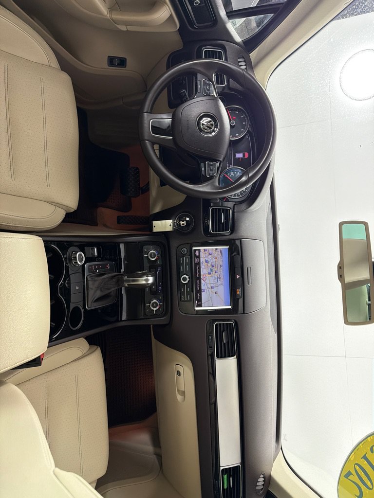 Used 2013 Volkswagen Touareg VR6 AWD/4WD image 26