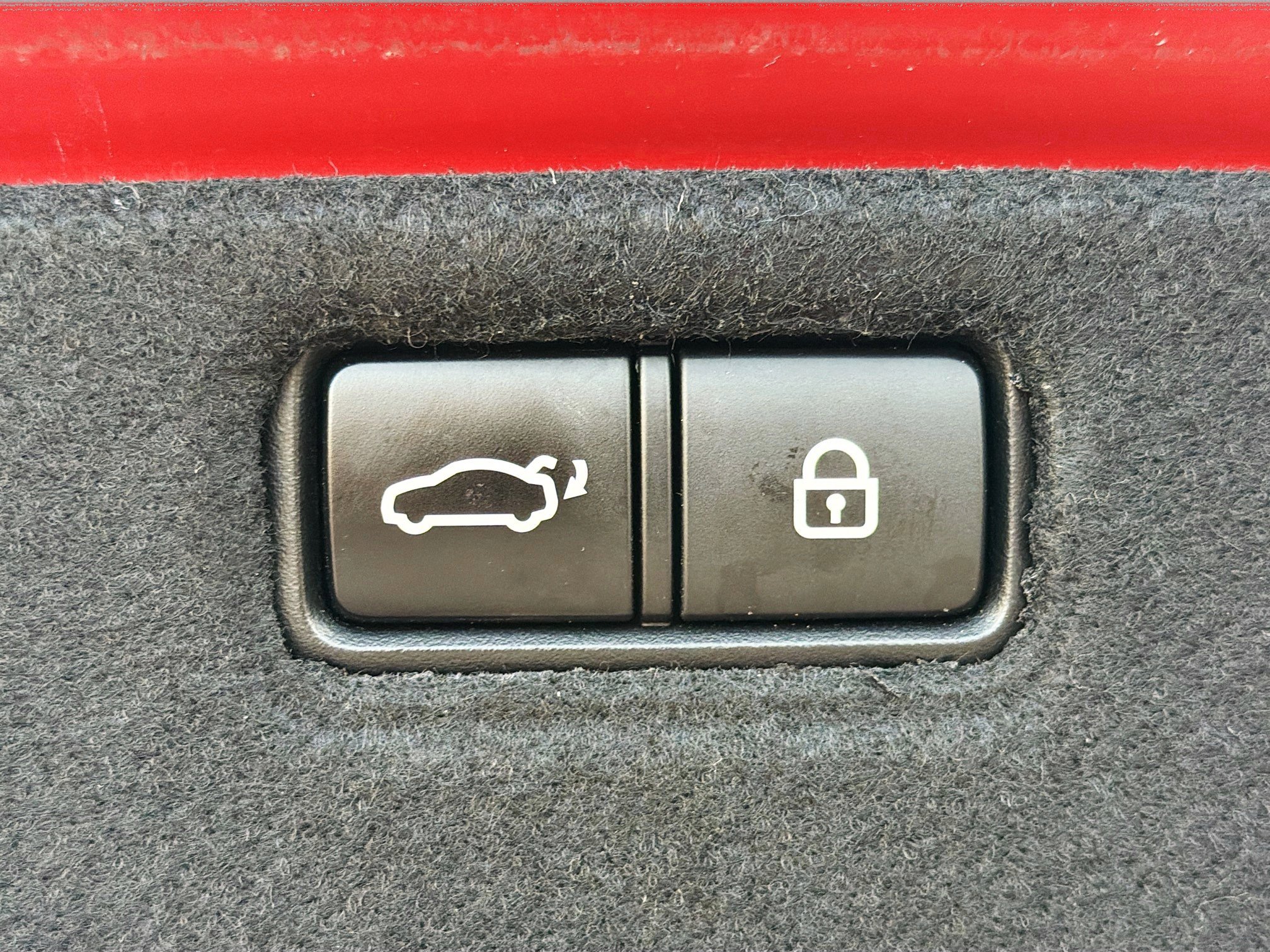 Used 2019 Genesis G80 3.3T Sport RWD image 13