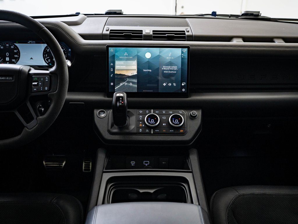 Used 2022 Land Rover Defender 90 V8 image 27