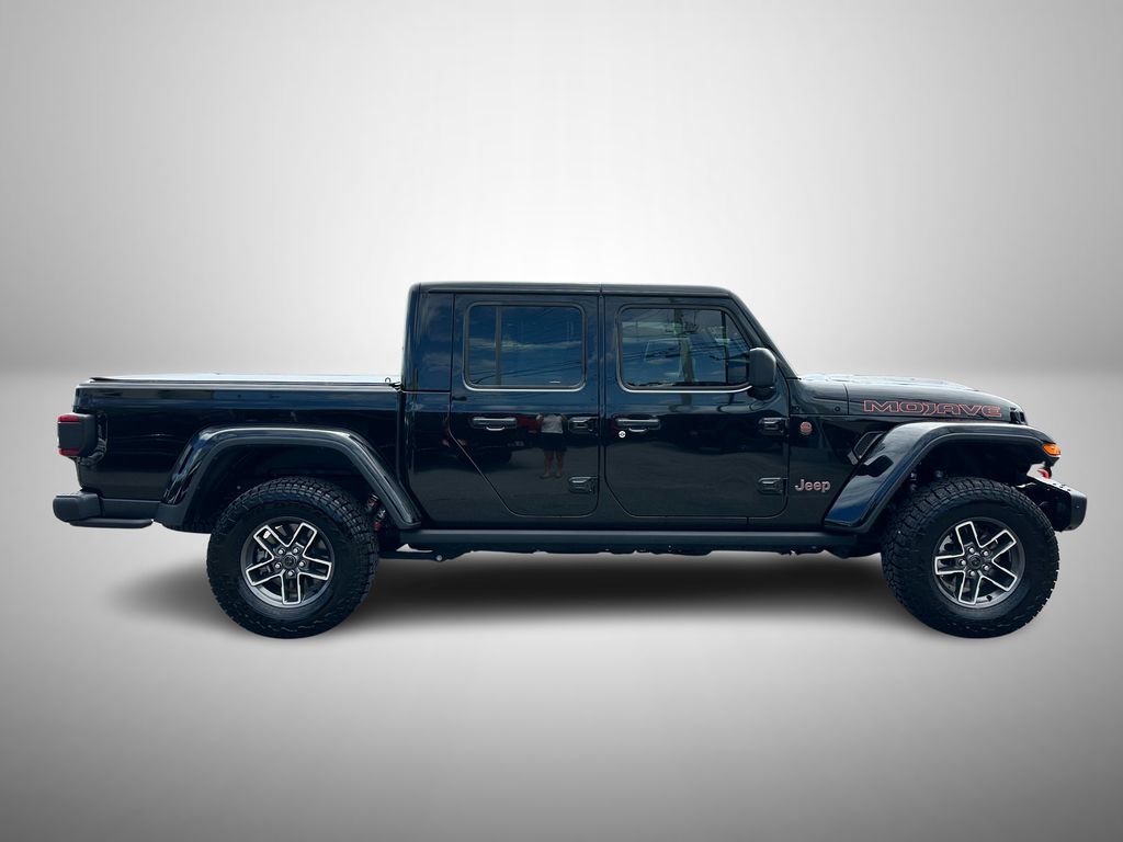 Used 2025 Jeep Gladiator Mojave AWD/4WD image 5