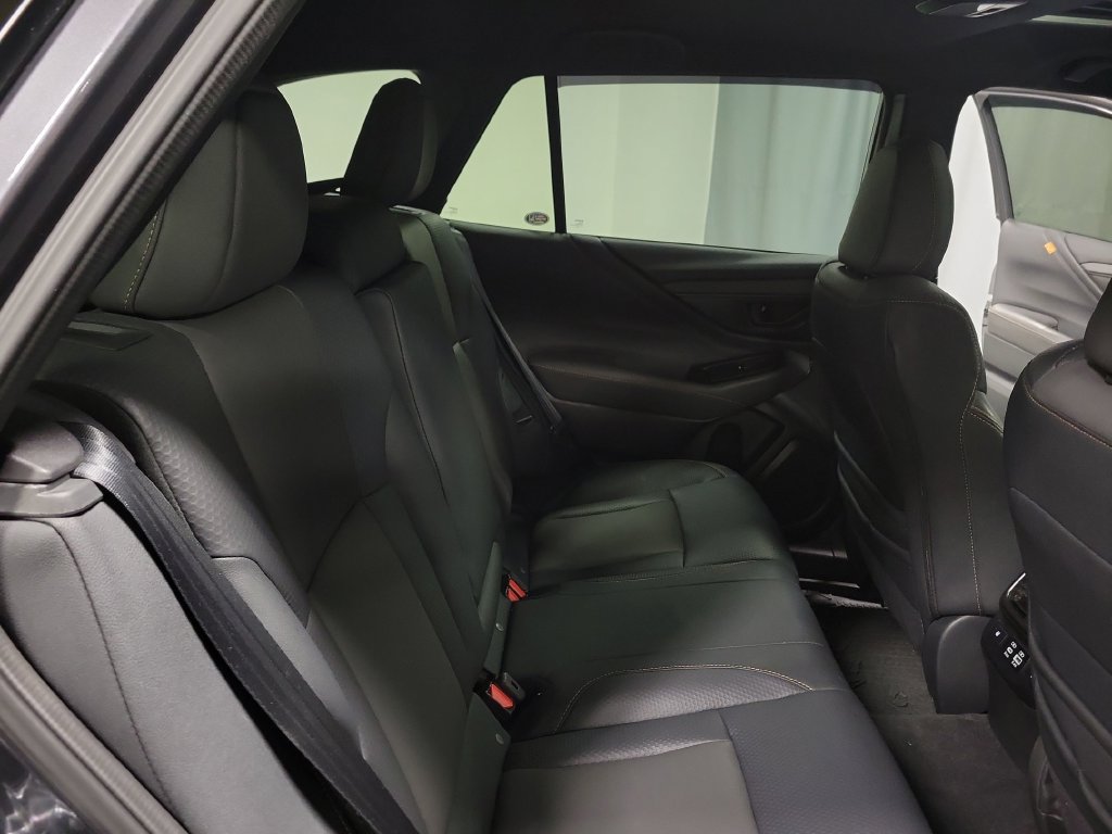 Used 2025 Subaru Outback Wilderness AWD/4WD image 33