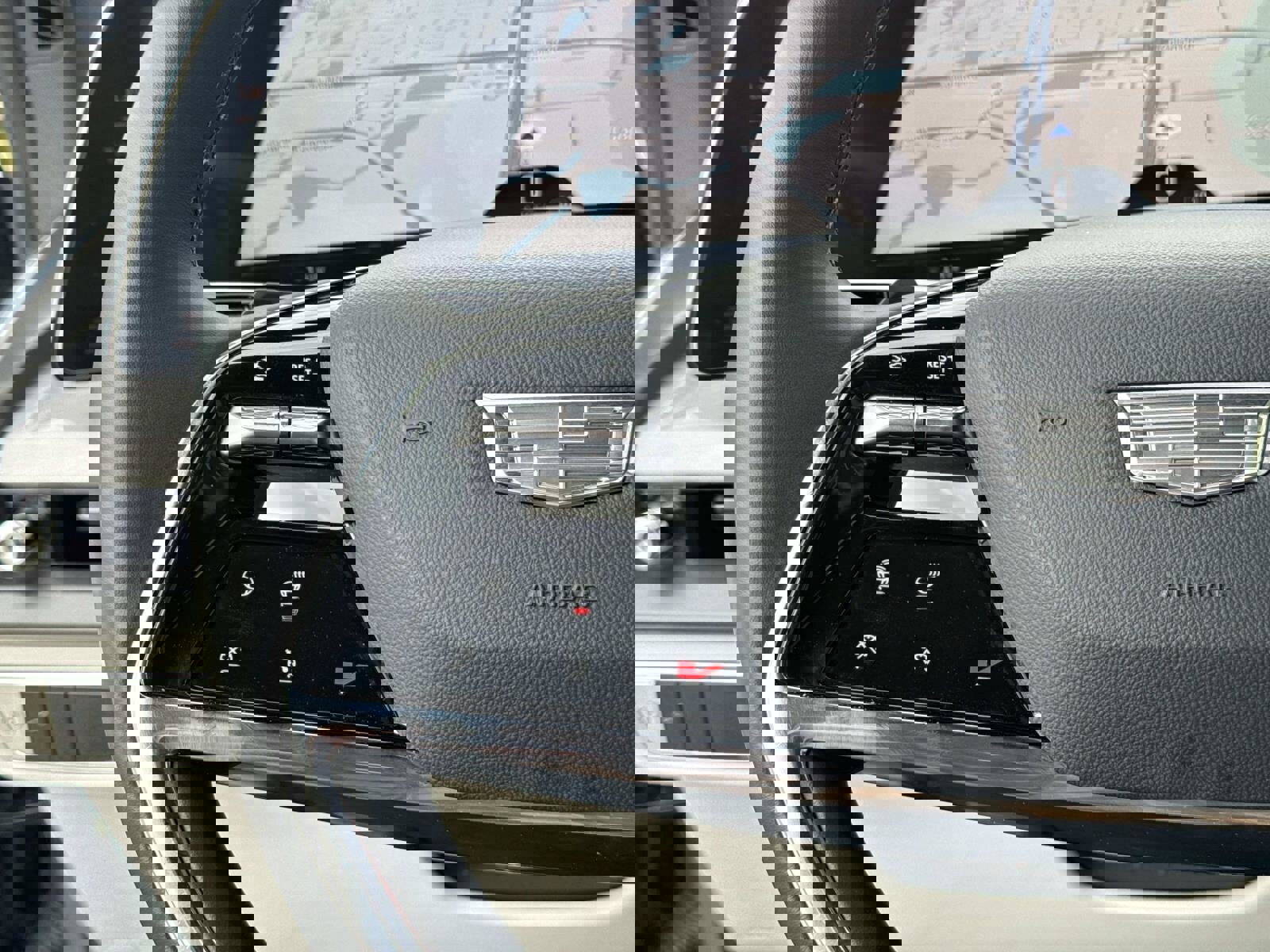 New 2026 Cadillac Vistiq Luxury w/ LPO, Floor Liner Package image 32