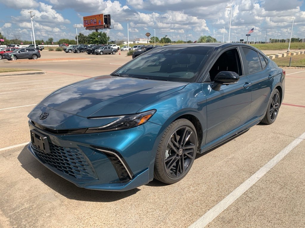Used 2025 Toyota Camry XSE image 8