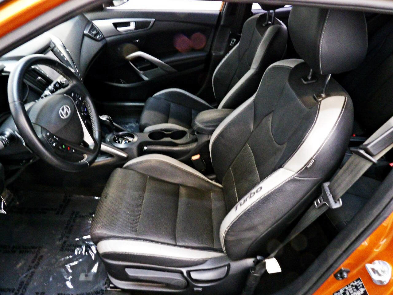 Used 2016 Hyundai Veloster Turbo image 8