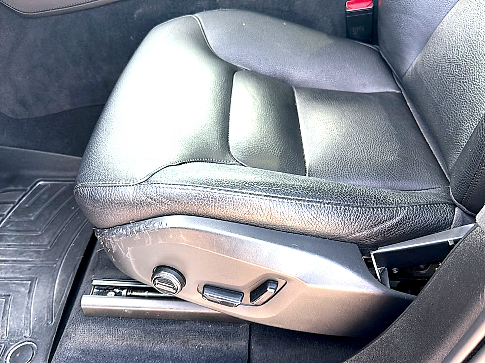 Used 2022 Volvo XC90 T5 Momentum w/ Protection Package Premier FWD image 15