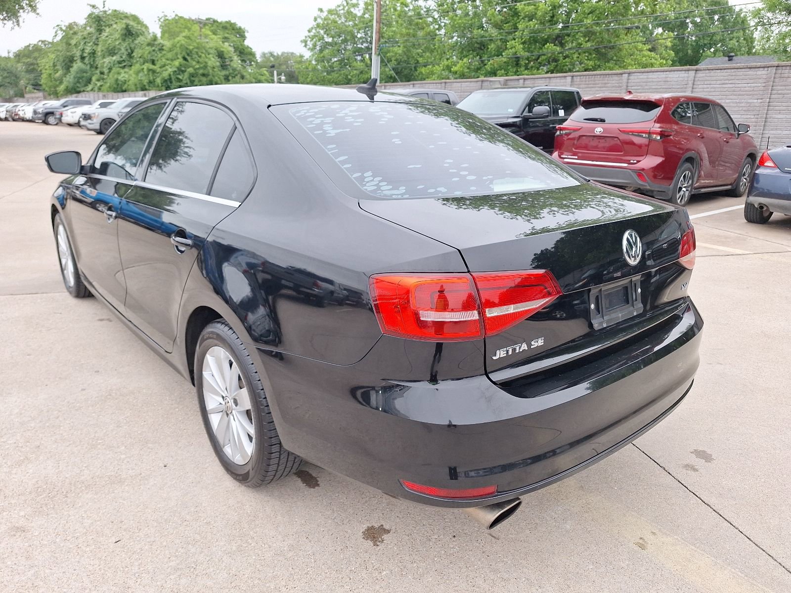 Used 2015 Volkswagen Jetta SE FWD image 4