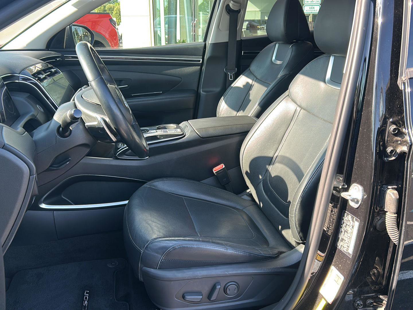 Used 2022 Hyundai Tucson Limited AWD/4WD image 15